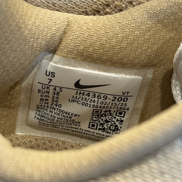 Women’s Nike Pegasus Premium - Picture 4 of 5